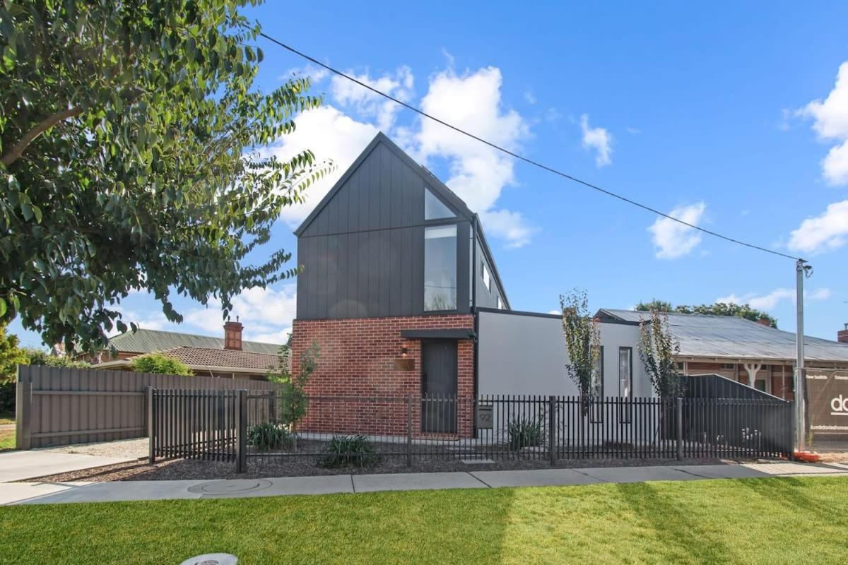 Villa Urban Barn - Stylish, Family Friendly Wagga Wagga Exterior foto